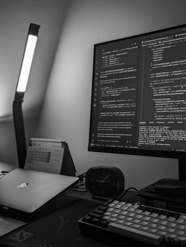 minimalist developer desk setup computer monitor